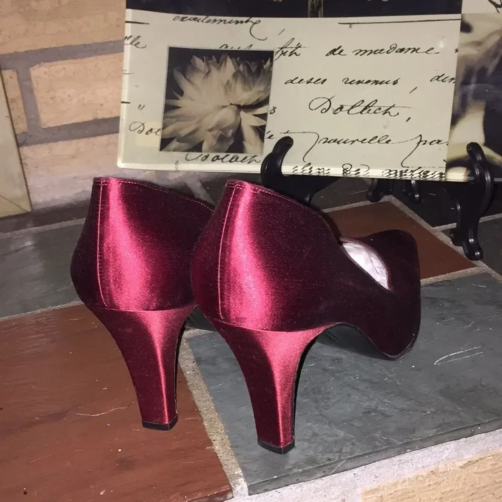 Salvatore Ferragamo Women's Burgundy Satin Heels Pump Size 9 Wedding Luxury Luxe